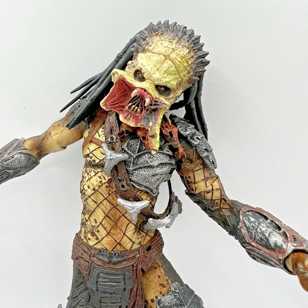 NECA AVP Requiem Unmasked Wolf Predator Figure Damaged Parts Repair 2008 Open